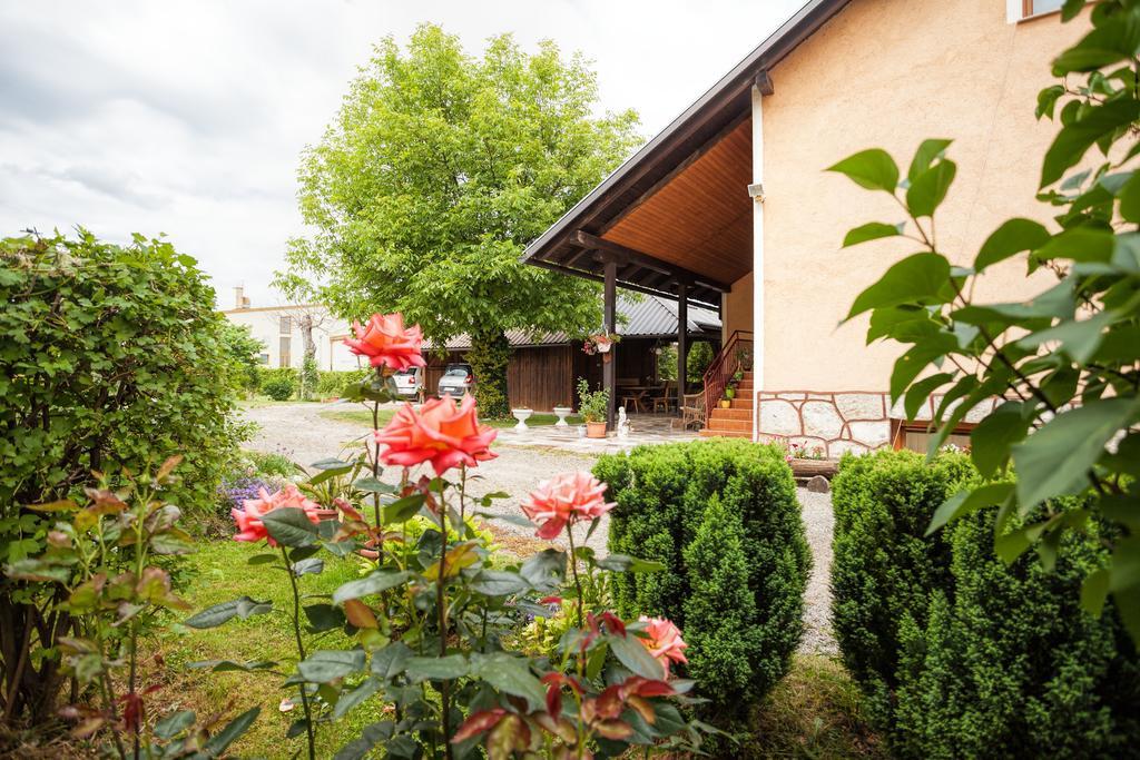 Apartment Tomasevic Slunj Exterior foto