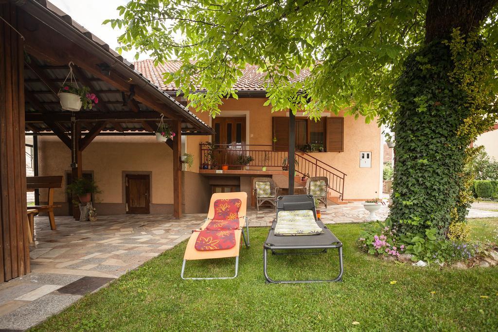 Apartment Tomasevic Slunj Exterior foto