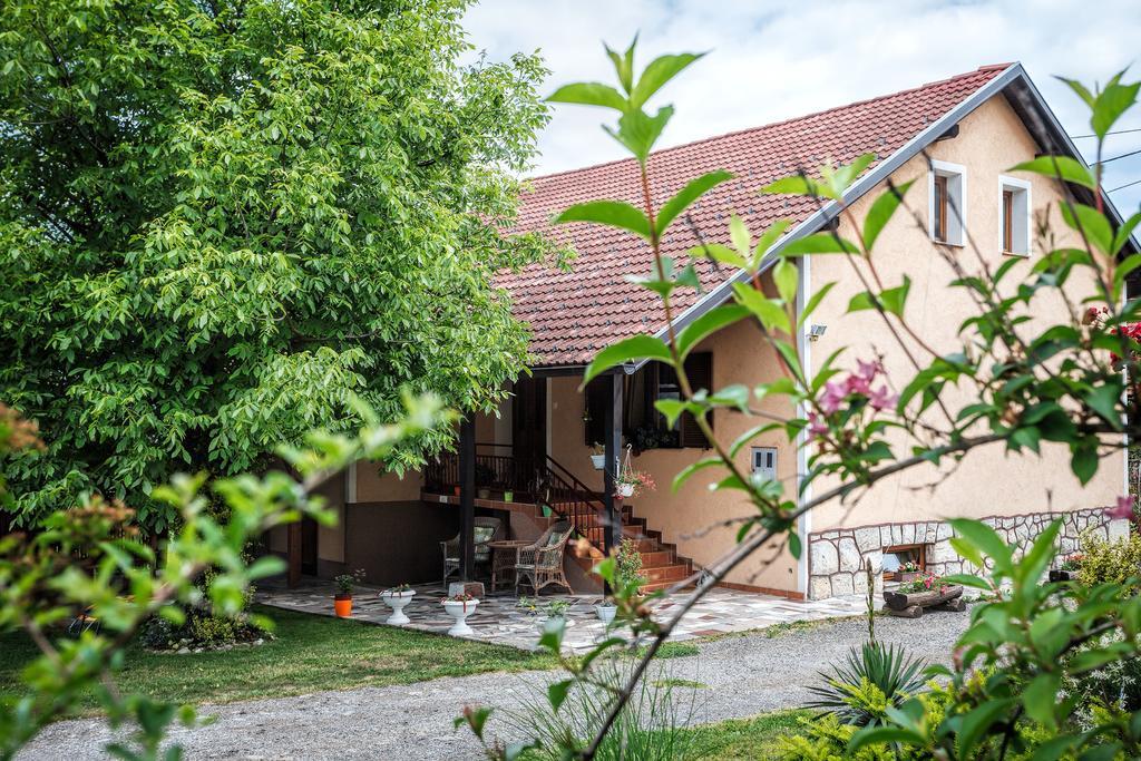 Apartment Tomasevic Slunj Exterior foto