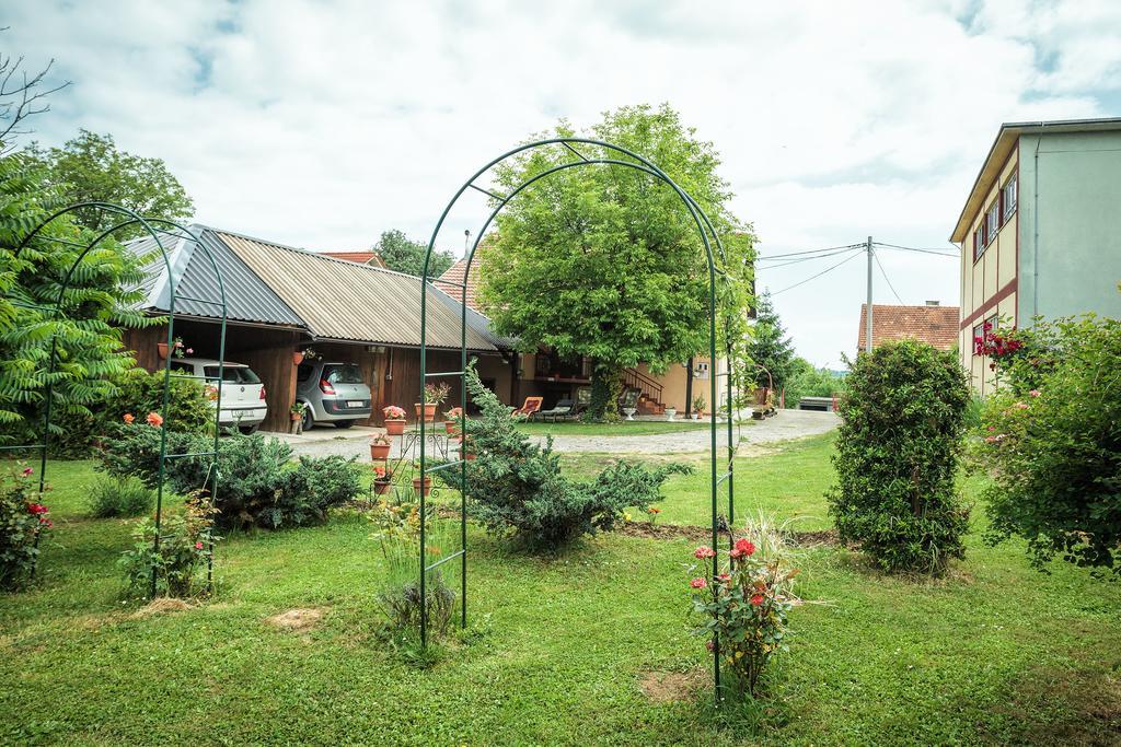 Apartment Tomasevic Slunj Exterior foto
